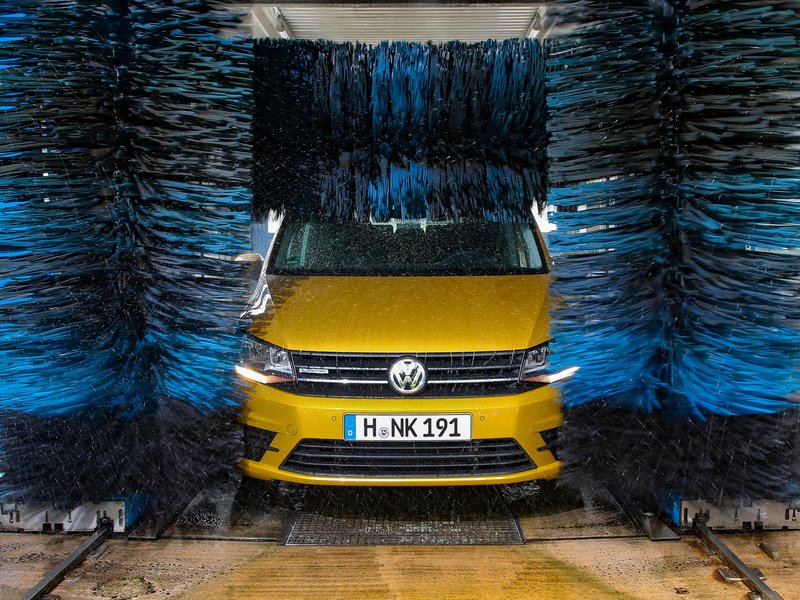 auto-schaeden-durch-waschstrasse.jpg Bild auto-schaeden-durch-waschstrasse.jpg